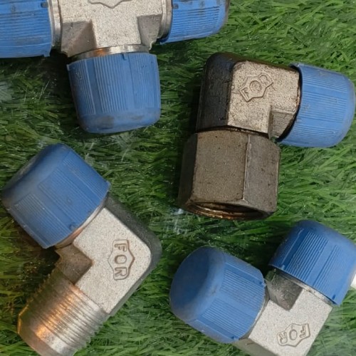 N/V 3/4*3/4 FLEXIBLE CONNECTOR ( L )